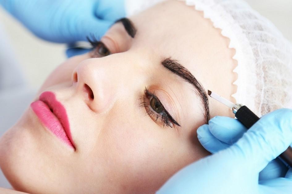 Micropigmentação de sobrancelhas: saiba como funciona o procedimento 