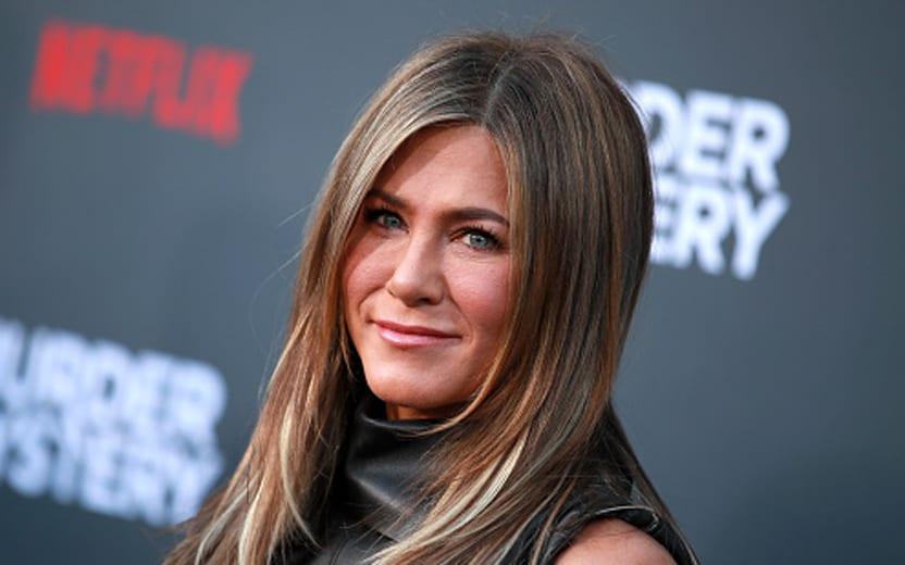 Jennifer Aniston contou ao programa do Howard Stern se gostaria de ter uma continuação de Friends ou não e sobre o seu papel em 'Friends'.