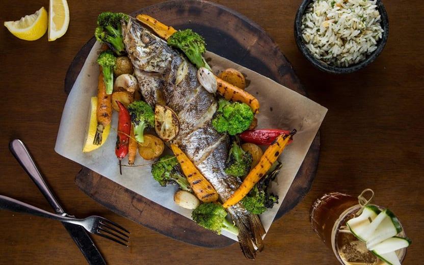 9 receitas de peixe que fogem do tradicional para o almoço de Páscoa 