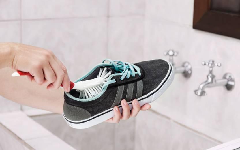 Aprenda a higienizar os sapatos para evitar a transmissão do coronavírus 