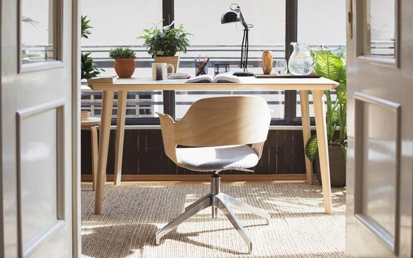 Como escolher a cadeira ideal para o home office e evitar dores 