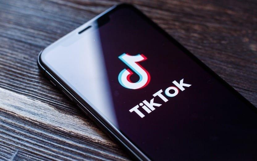 Saiba por onde começar e quais perfis para seguir no TikTok, aplicativo que é a nova febre da quarentena e que já teve 2 bilhões de downloads.