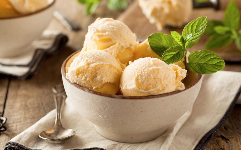 Procurando por uma sobremesa gostosa e refrescante? Invista nas receitas com sorvete, que são fáceis de fazer e ficam uma delícia!
