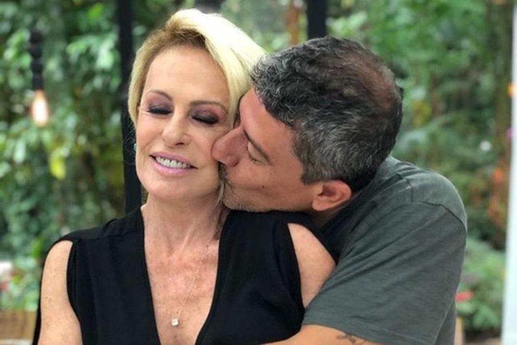 Tom Veiga, que dava vida ao papagaio mais famoso do Brasil na TV, faleceu aos 47 anos