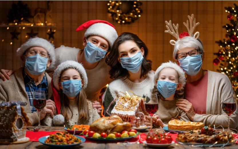 Especialistas explicam quais são os cuidados necessários para se proteger do coronavírus nas festas de fim de ano. Saiba mais!