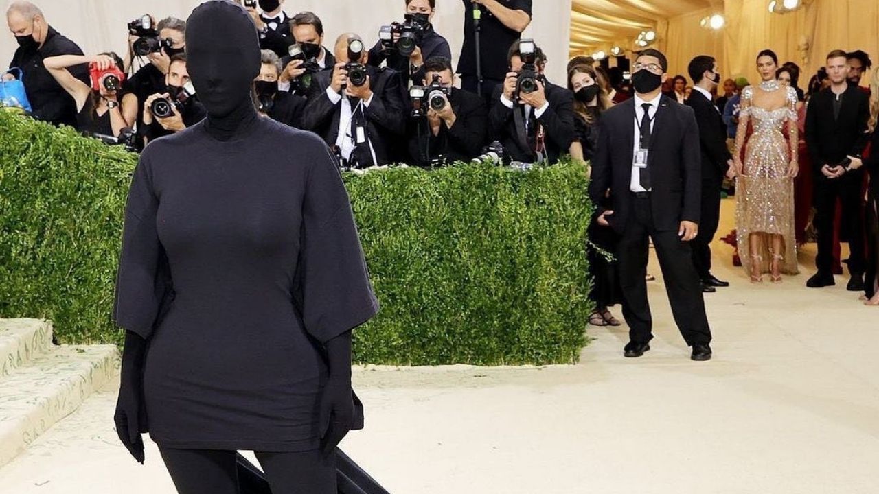 Met Gala: relembre 3 looks de Kim Kardashian no tapete vermelho