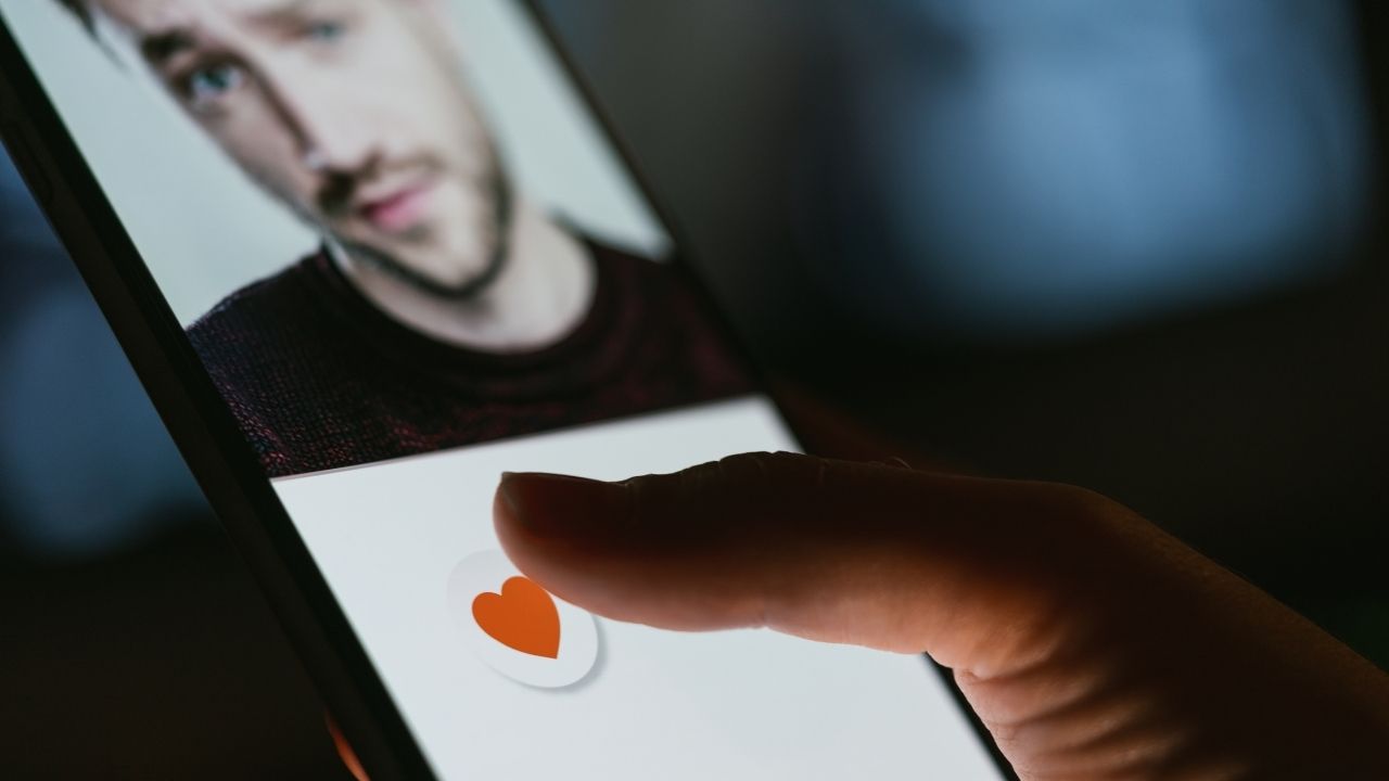 'O golpista do Tinder': como se proteger nos aplicativos de relacionamento?