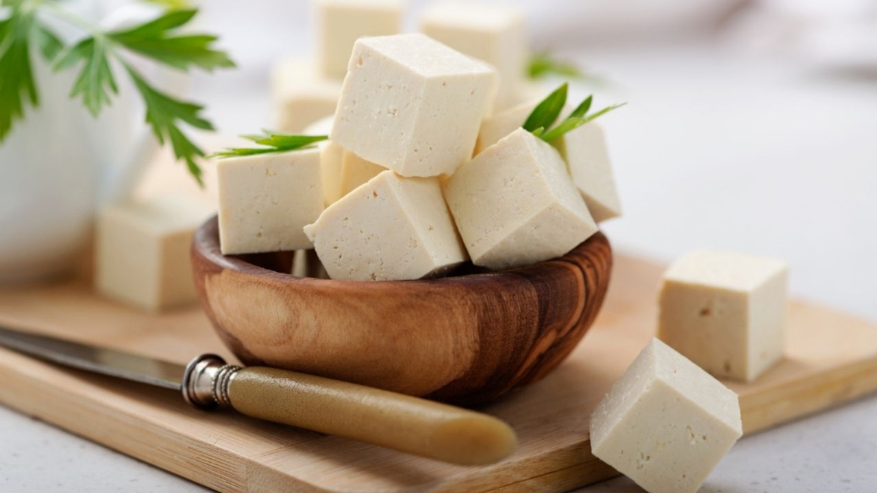 Conheça os benefícios desse queijo vegetal para a sua saúde física e mental