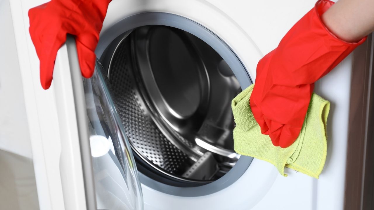 Com essas dicas, a tarefa de limpar a máquina de lavar pode ficar bem mais simples e rápida; confira como (COM VÍDEO)