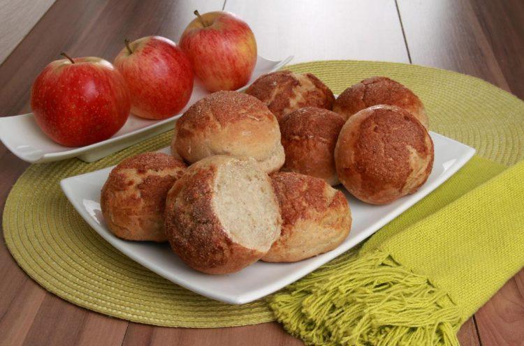 pãozinho integral com maçã e canela