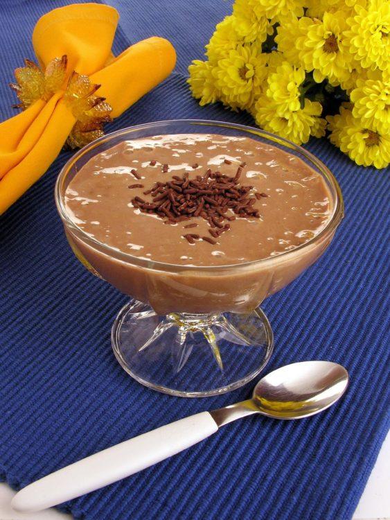 receita de creme de chocolate com banana na taça de vidro