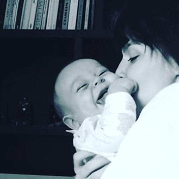 Alexandre Nero publica foto do filho para desejar Feliz Dia das Mães