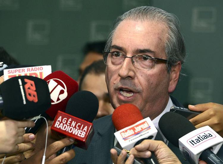 Eduardo Cunha acolhe processo de Impeachment