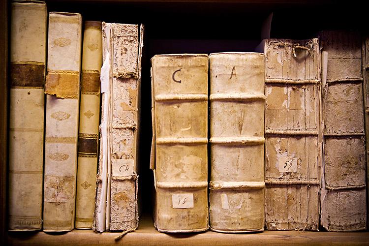 Arquivos, livros antigos