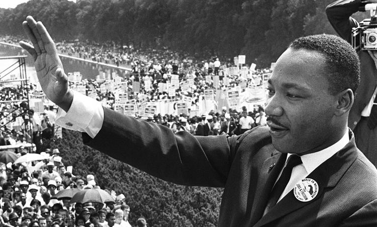 Foto de Martin Luther King proferindo um discurso