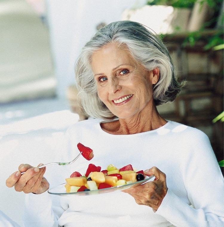 alimentação ameniza os sintomas da menopausa