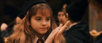 hermione-aluna-estudando