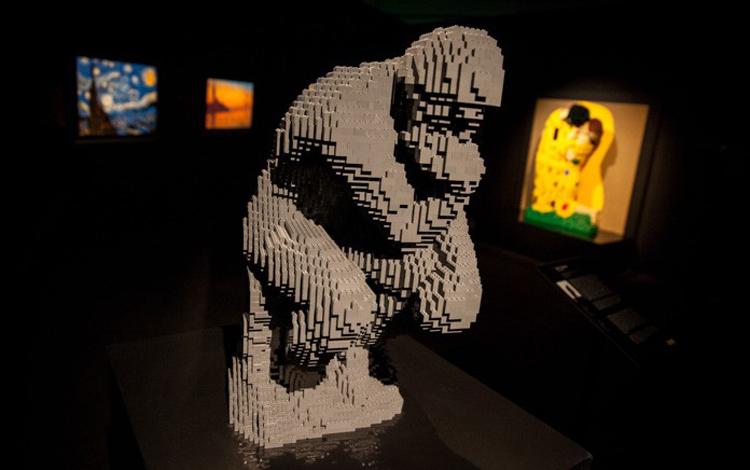 Macaco construído de Lego