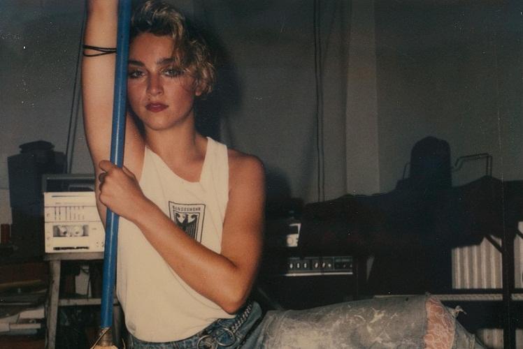 Madonna, Polaroids, fotografia