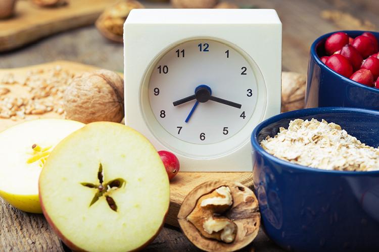 Confira a melhor hora para consumir cada alimento e turbine a perda de peso!