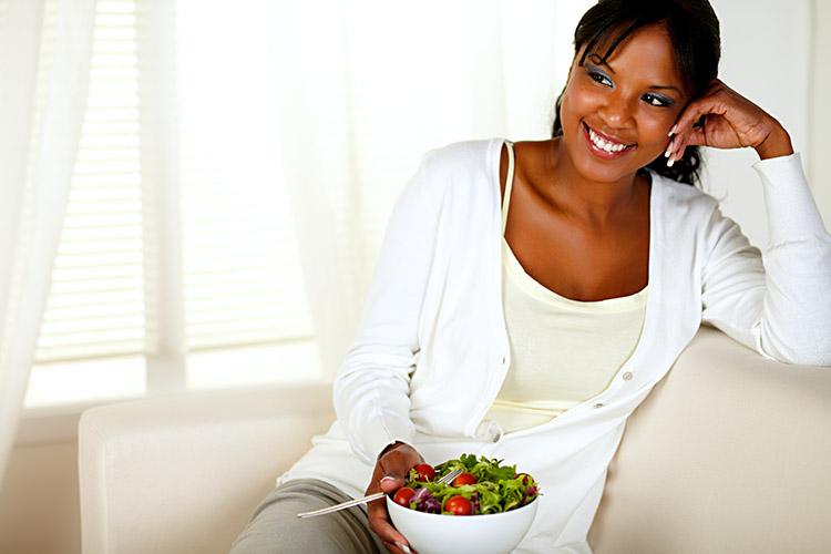 A salada é fonte de nutrientes e contém poucas calorias