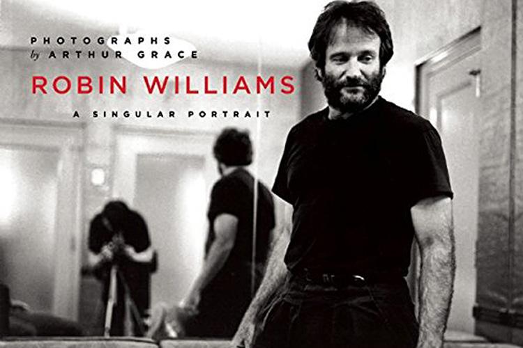 2 anos da morte do ator Robin Williams, fotógrafo lança livro da vida íntima do ator