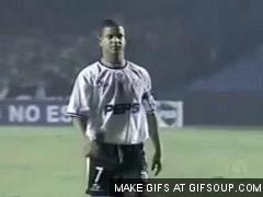 Marcos defendendo penalti do marcelinho carioca