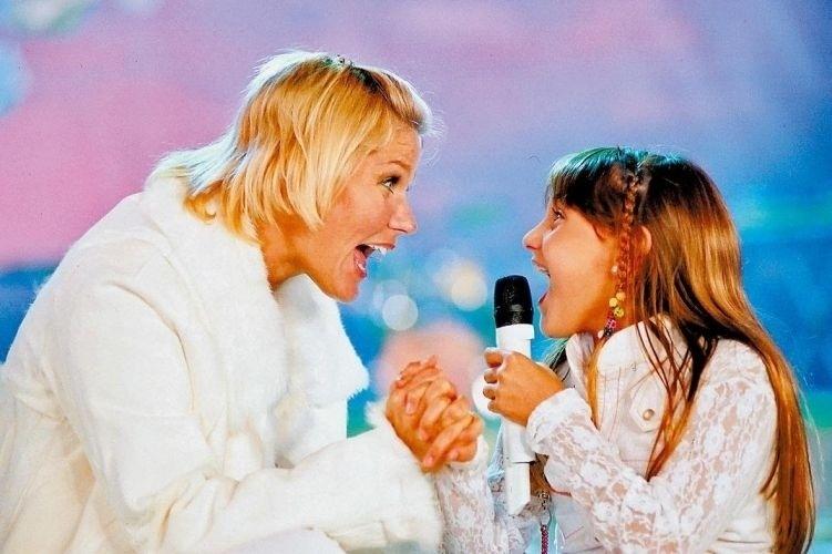 Sasha cantando com Xuxa