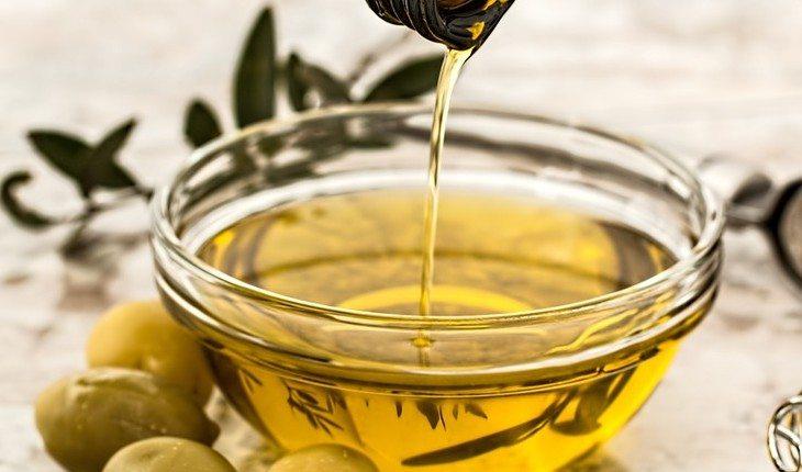 Azeite de oliva no pote