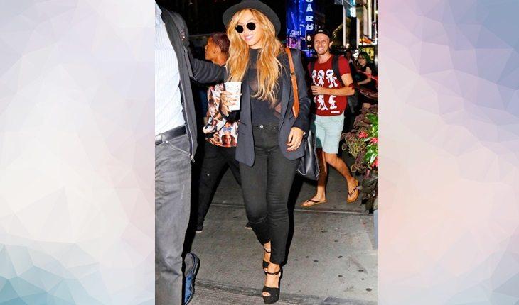 Beyoncé com roupa preta