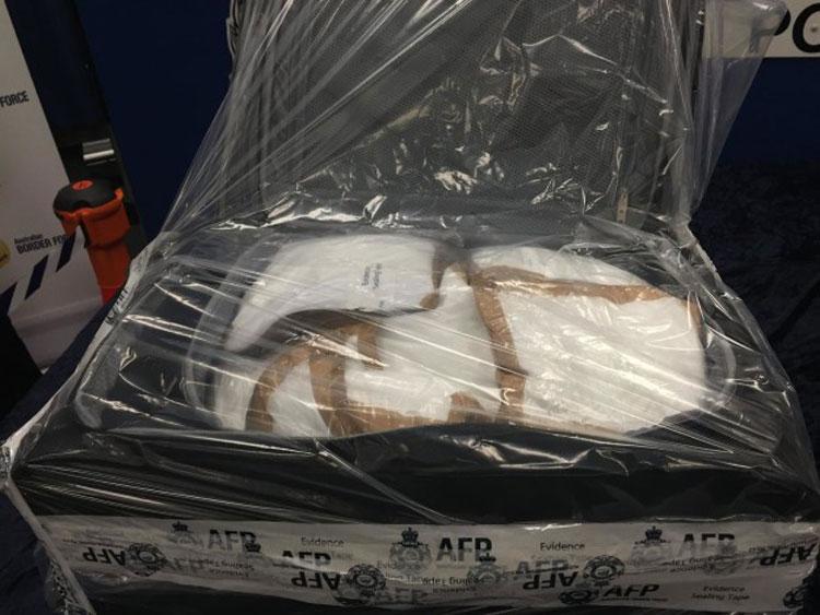 Cocaína na bolsa de turistas que viajavam em um cruzeiro