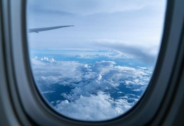 Vista da janela de um avião