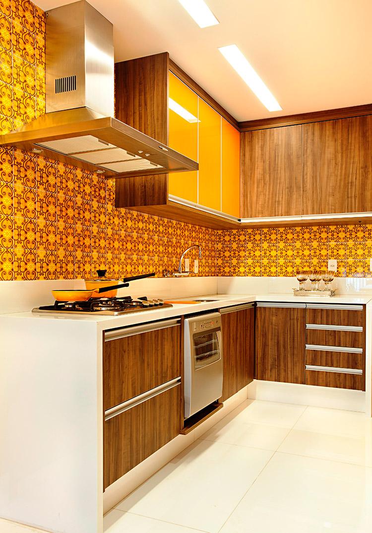 Cozinha revestimento amarelo laranja