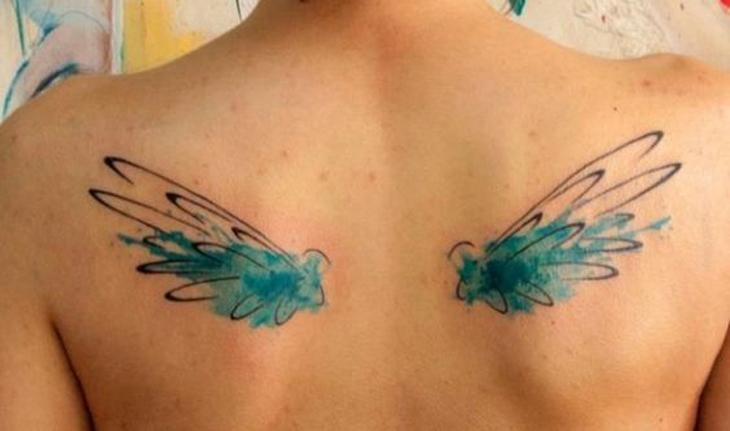tatuagem aquarela de asas