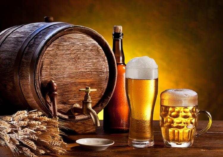 Bebida alcoolica: barril, cerveja, cevada, garrafa, copo, caneca