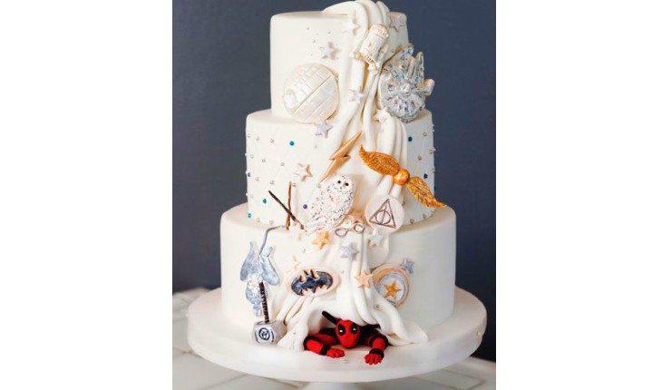Ideias de bolos para casamento geek