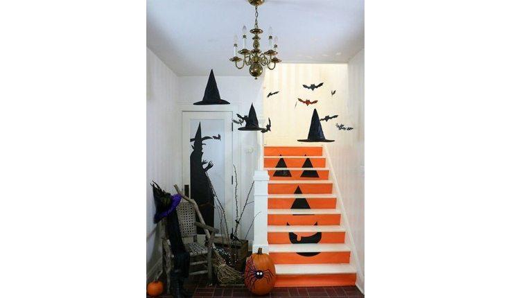 Na foto há uma ideia de decoração de Halloween em toda a casa