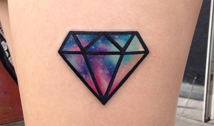 tatuagem aquarela de diamante