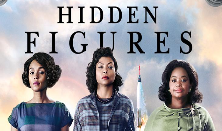 As três atrizes principais estão uma ao lado da outra, sérias, ao fundo, um foguete está sendo lançado, na parte superior está o nome do filme em inglês 