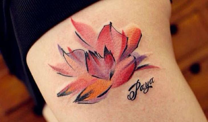 tatuagem aquarela de flor