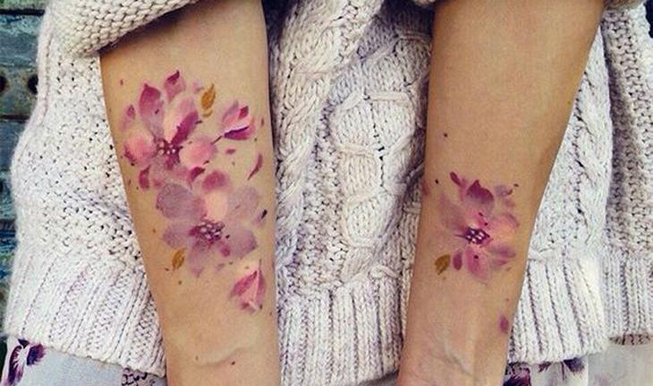 tatuagem aquarela de flores
