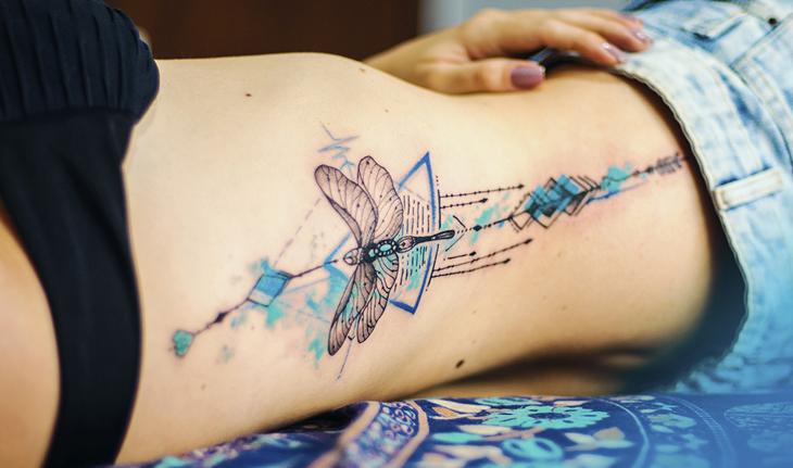 tatuagem aquarela de libélula