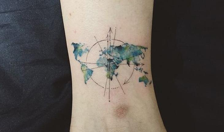 tatuagem aquarela de mapa