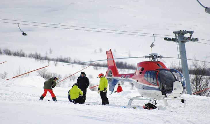 helicóptero-homens-neve