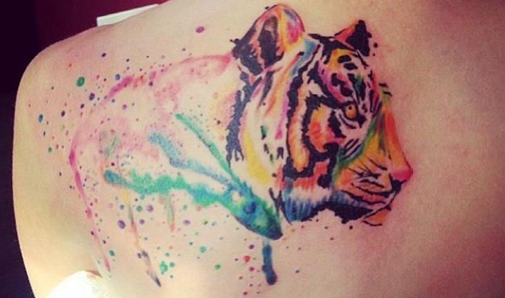 tatuagem aquarela de tigre