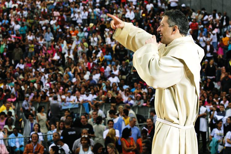 Padre Marcelo Rossi já foi investigado pelo Vaticano. Entenda!