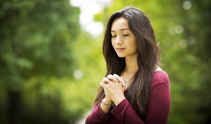 Mulher, orando, rezando