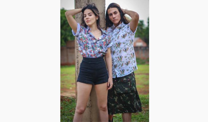 saias masculinas estilista Fabiano Torino saia camuflada e camiseta floral instagram