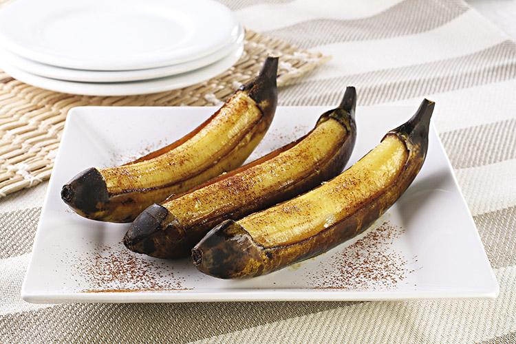 banana assada - alimentos para combater azia e refluxo
