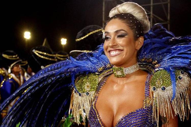 Dani Bolina é a Rainha de Bateria da Vila Maria no Carnaval 2017